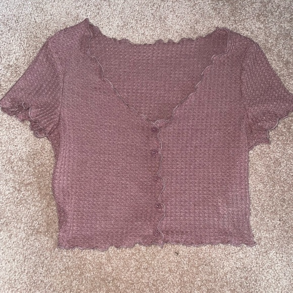 SHEIN Tops - Lettuce edge tee!!